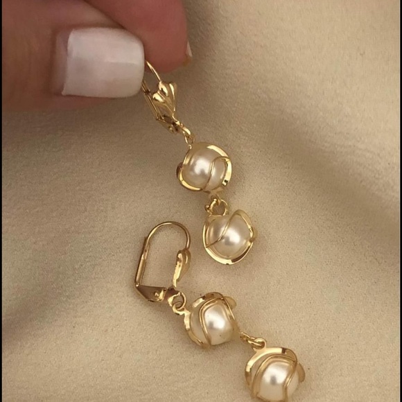 18k Gold Filled Pearl Earrings - Picture 4 of 5